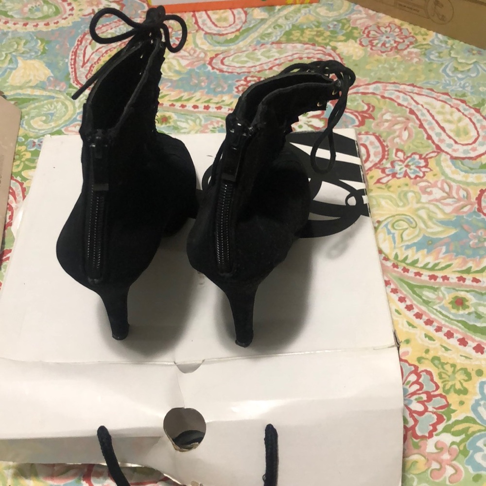 High heels - Picture 2 of 2